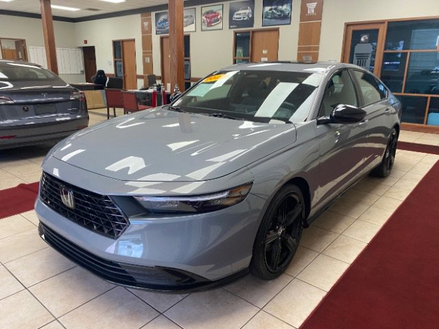 Used 2023 Honda Accord Sport image 1