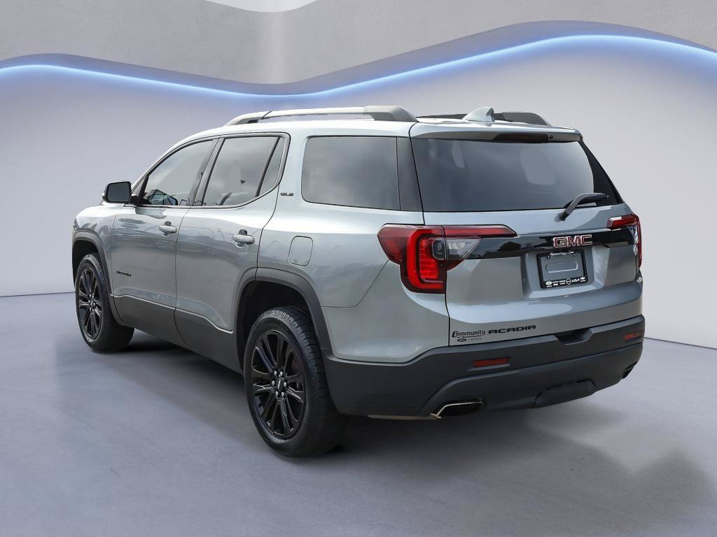 Used 2023 GMC Acadia SLE w/ Driver Convenience Package FWD image 4