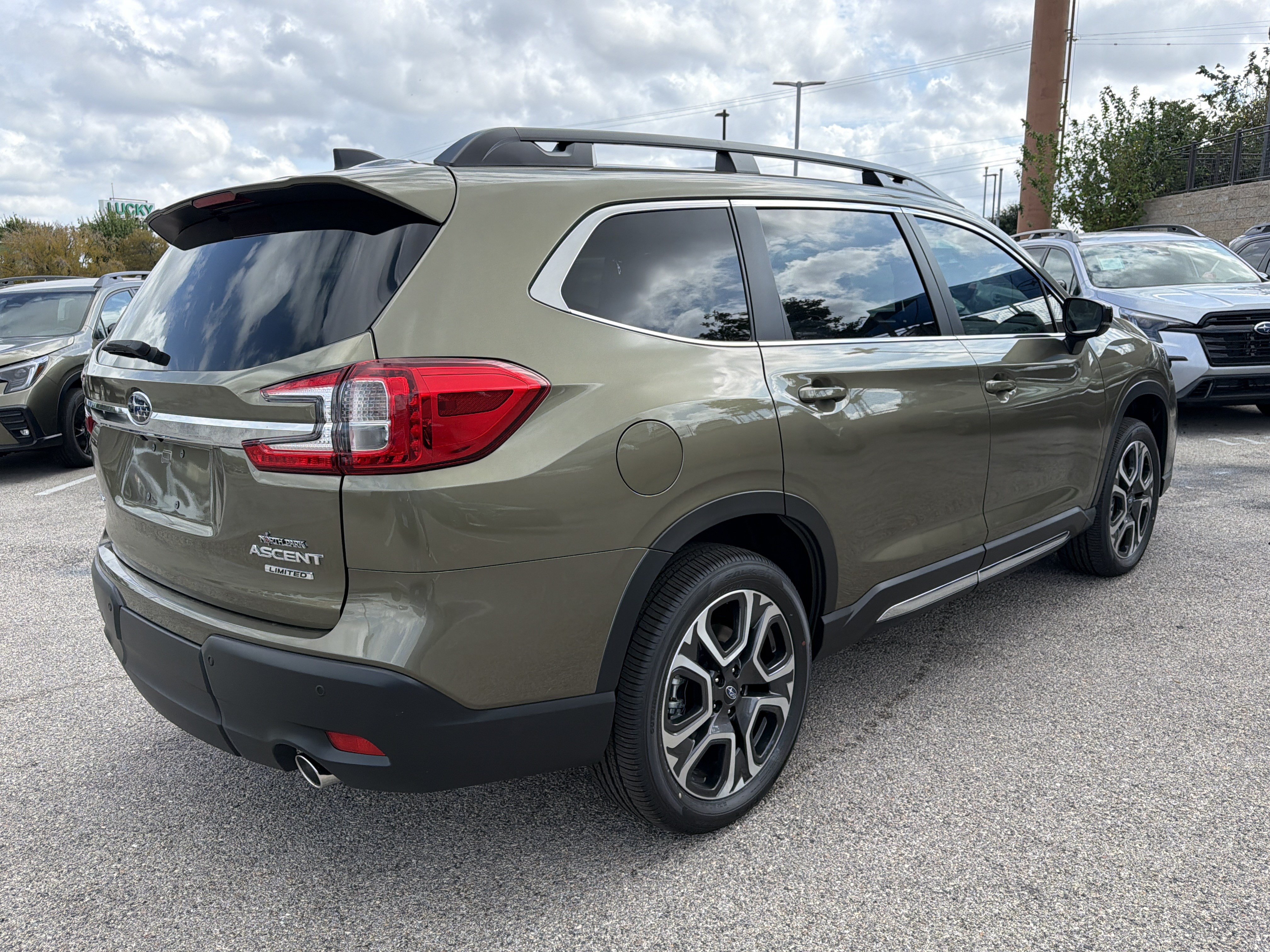 New 2027 Subaru Ascent Limited AWD/4WD image 3