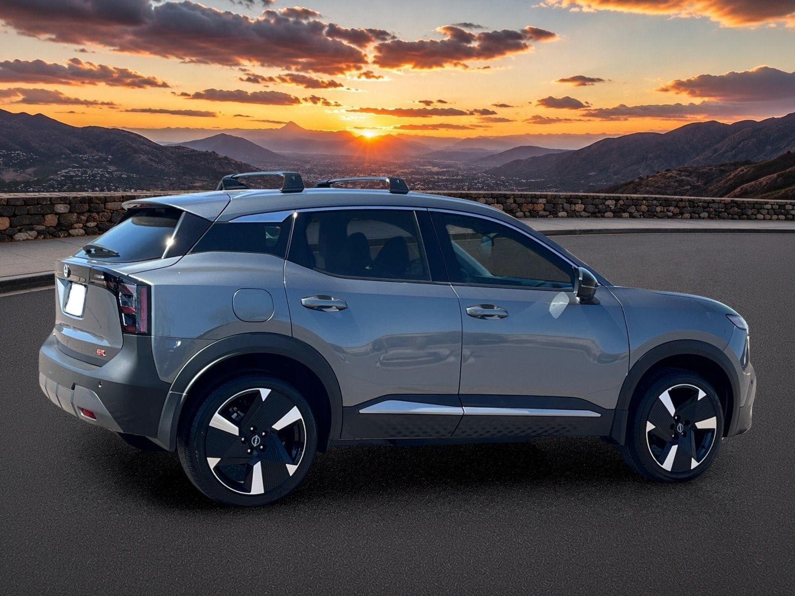 Used 2026 Nissan Kicks SR w/ Cold Weather Package FWD image 5