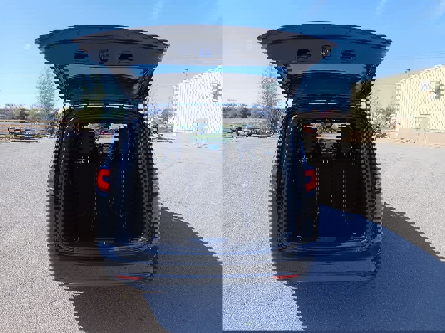 New 2026 Chrysler Pacifica Select w/ S Appearance Package image 6