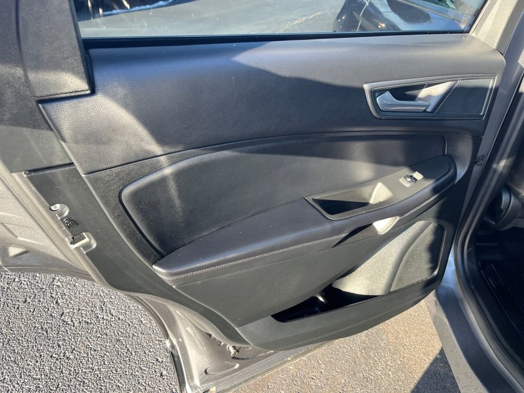 Used 2024 Ford Edge SE w/ Black Appearance Package image 21