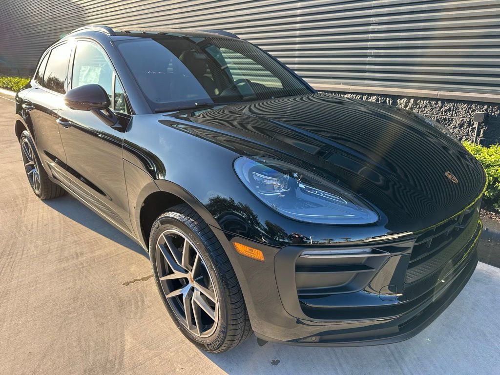Used 2026 Porsche Macan AWD/4WD image 11