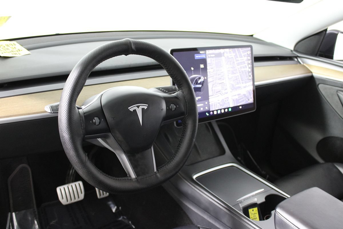 Used 2024 Tesla Model Y Performance AWD/4WD image 11