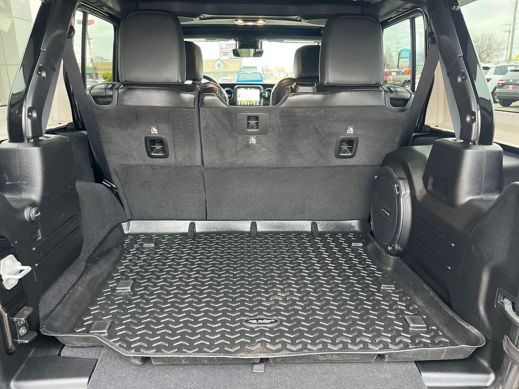 Used 2022 Jeep Wrangler Unlimited Sahara image 24