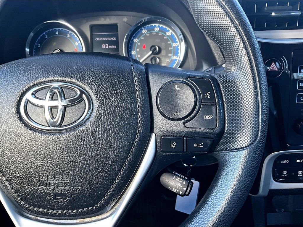 Used 2018 Toyota Corolla LE image 16