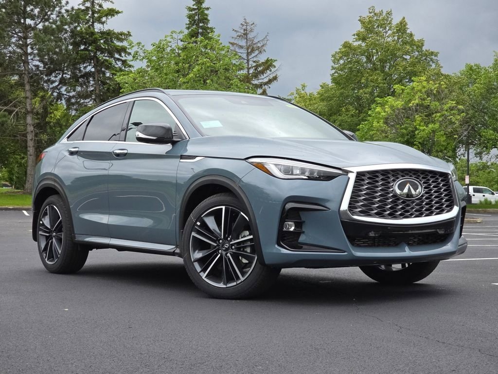 New 2025 INFINITI QX55 Essential image 2