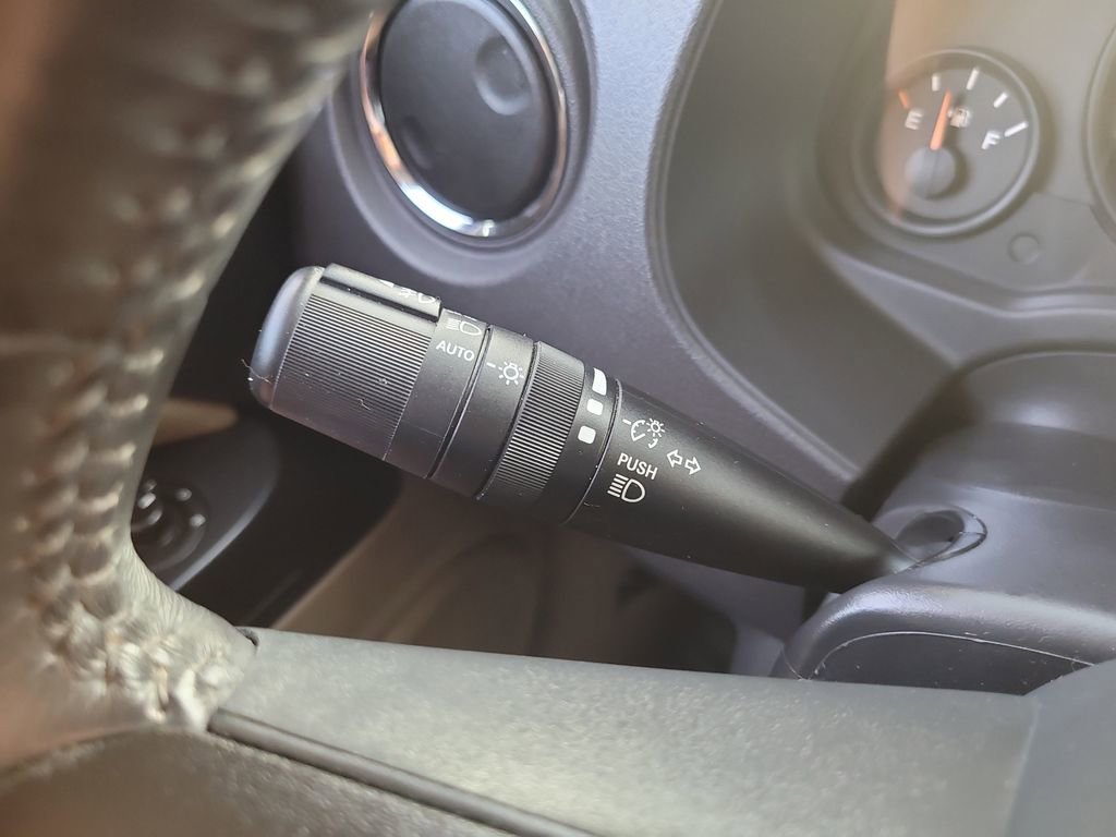 Used 2017 Jeep Patriot High Altitude image 28