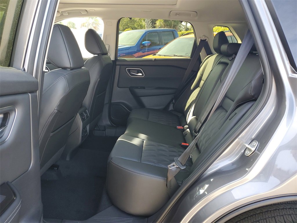 New 2026 Nissan Rogue Platinum image 6