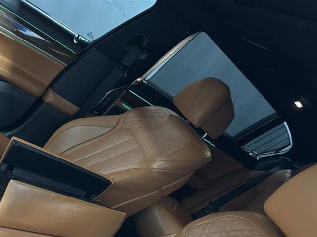 Used 2018 BMW 750i xDrive image 13