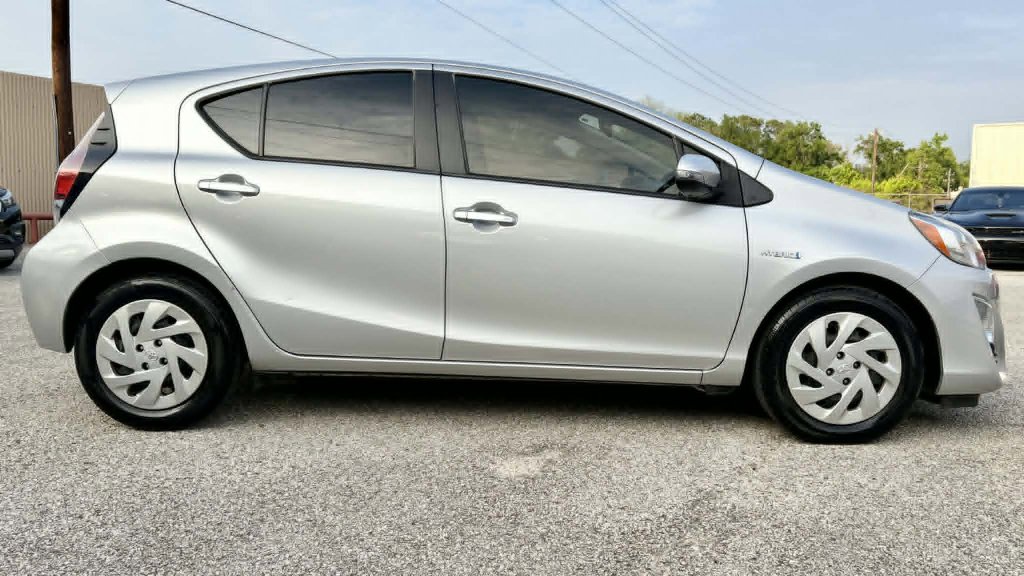 Used 2016 Toyota Prius C Three FWD image 4