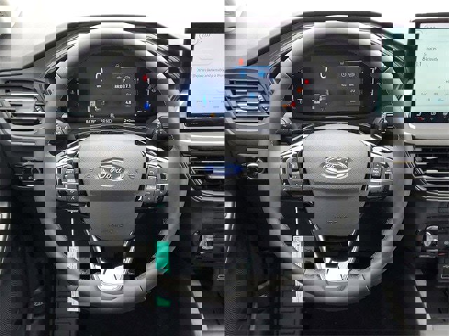 New 2025 Ford Escape SE w/ Class II Trailer Tow Package image 32