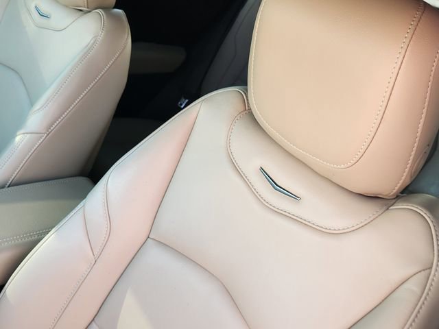 Used 2024 Cadillac XT4 Luxury w/ Cold Weather Package FWD image 24