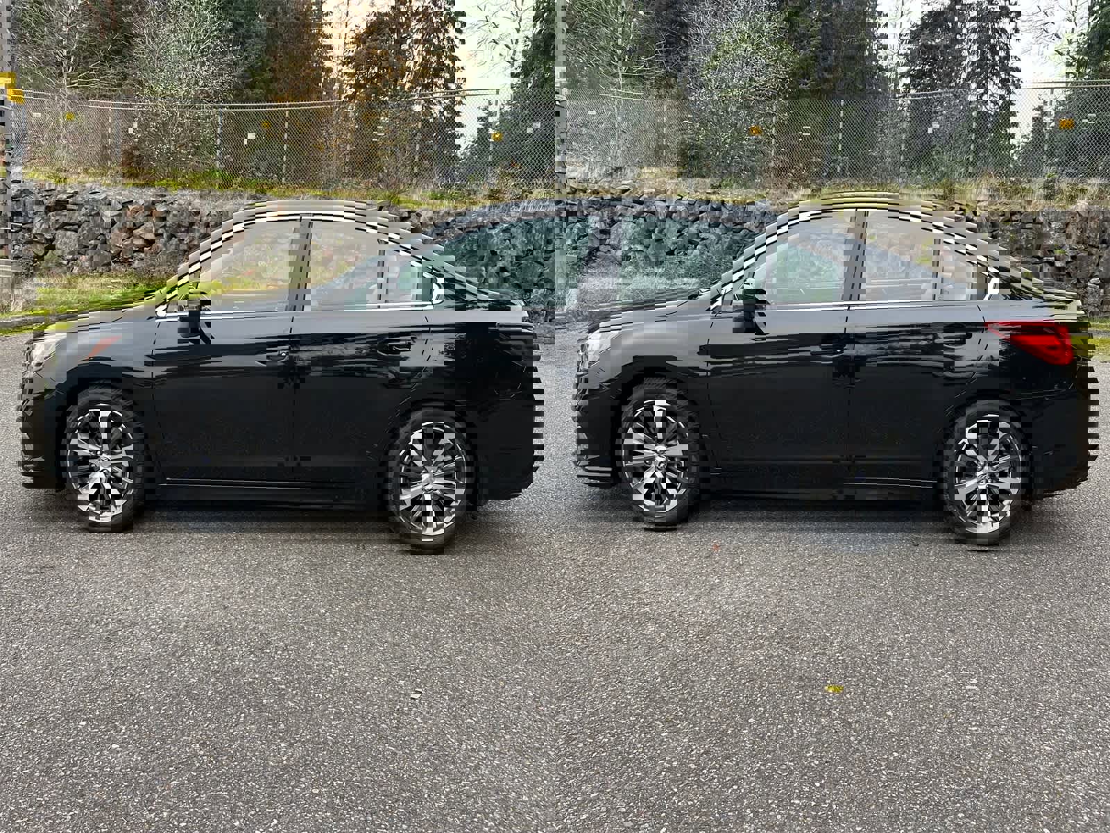 Used 2019 Subaru Legacy 2.5i Limited w/ Popular Package #2A image 2