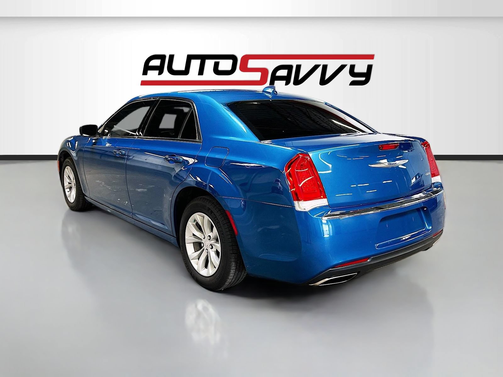 Used 2023 Chrysler 300 Touring RWD image 5