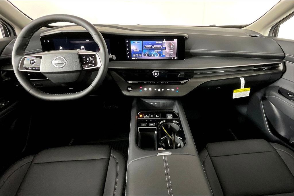 Used 2025 Nissan Murano SV image 2