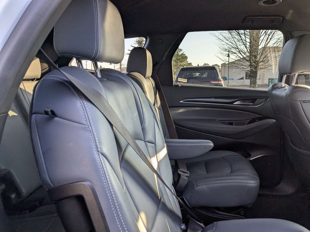 Used 2024 Buick Enclave Premium image 31