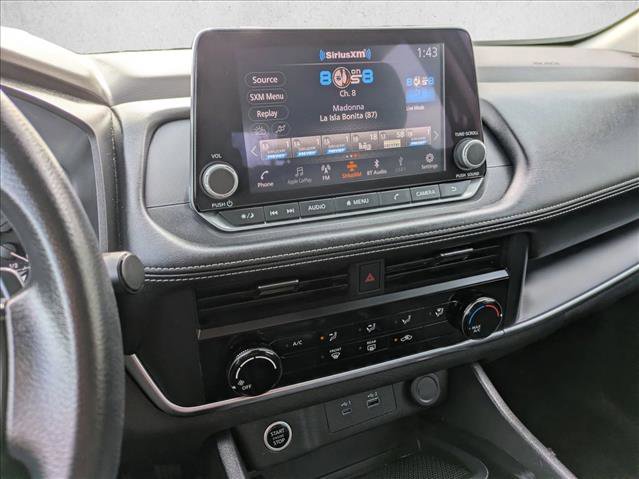 Used 2023 Nissan Rogue S image 15