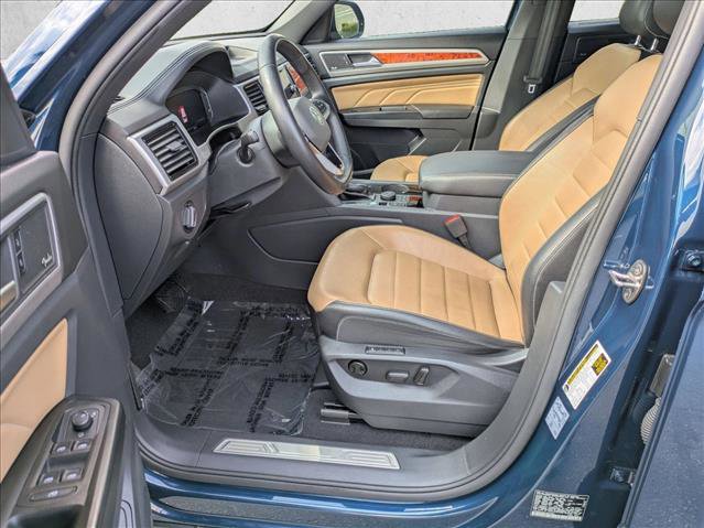 Used 2020 Volkswagen Atlas Cross Sport SEL Premium image 17