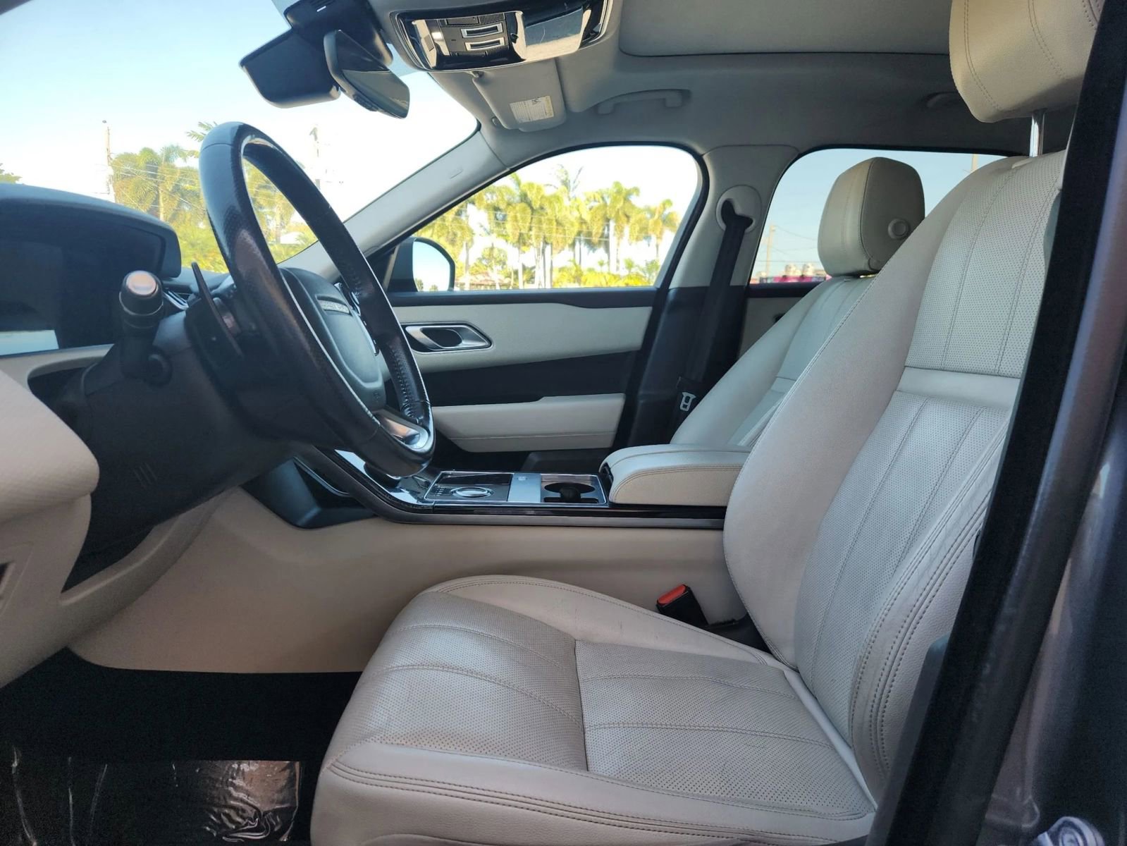 Used 2018 Land Rover Range Rover Velar S AWD/4WD image 9