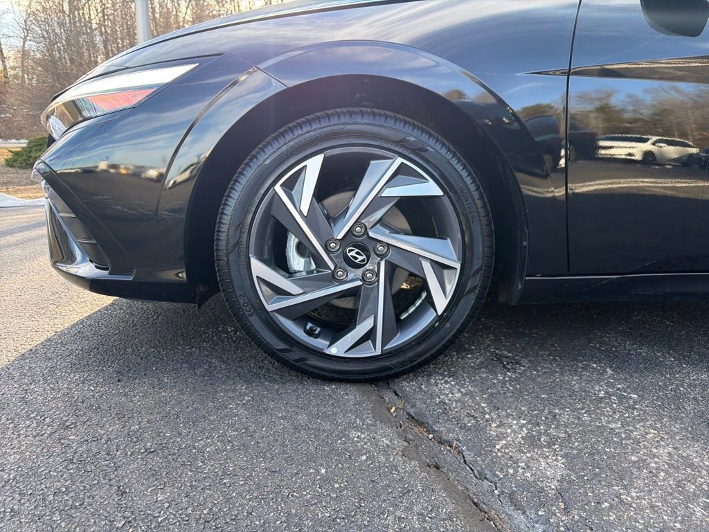 Used 2025 Hyundai Elantra SEL image 26