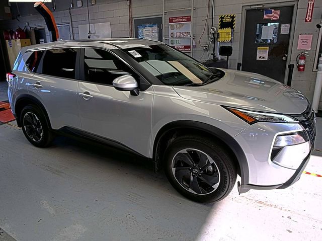 Used 2024 Nissan Rogue SV