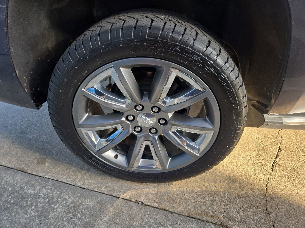 Used 2018 Chevrolet Tahoe Premier AWD/4WD image 23