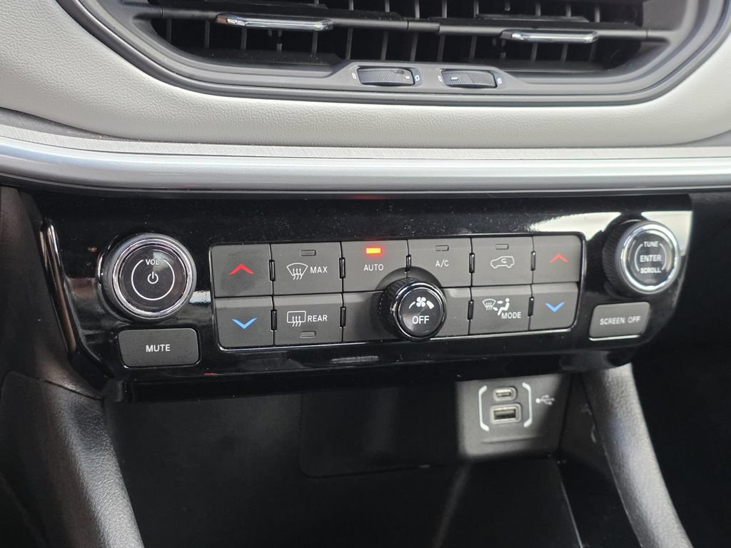 Used 2024 Jeep Compass Limited AWD/4WD image 21