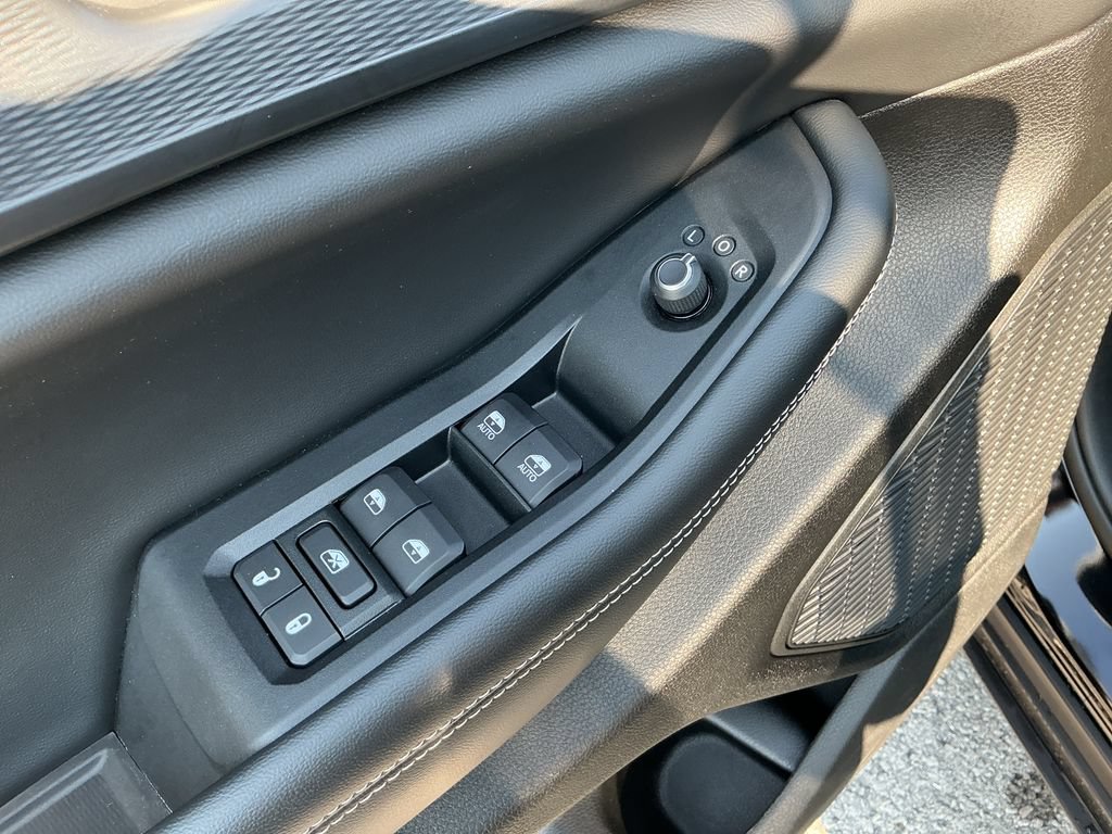 Certified 2023 Jeep Grand Cherokee Laredo AWD/4WD image 12