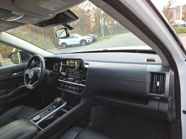 Used 2022 Nissan Pathfinder SL image 13
