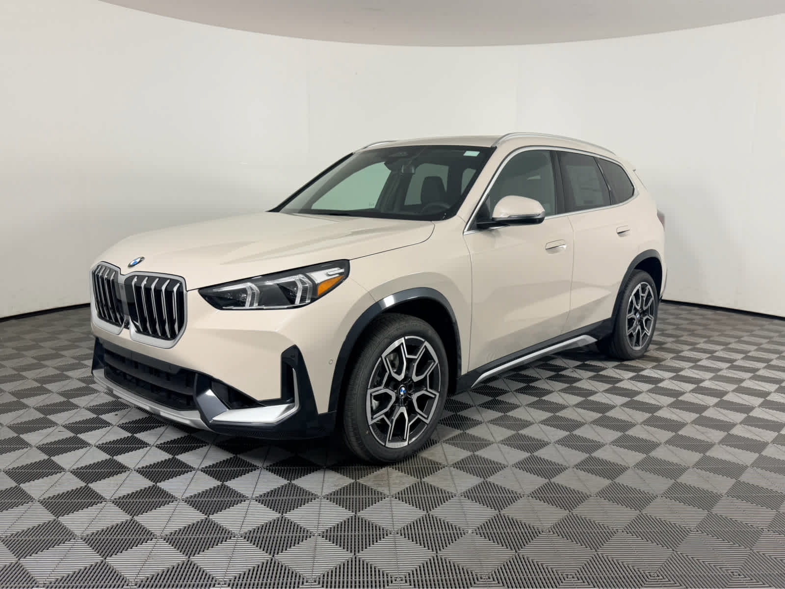 New 2026 BMW X1 xDrive28i w/ Technology Package AWD/4WD image 7