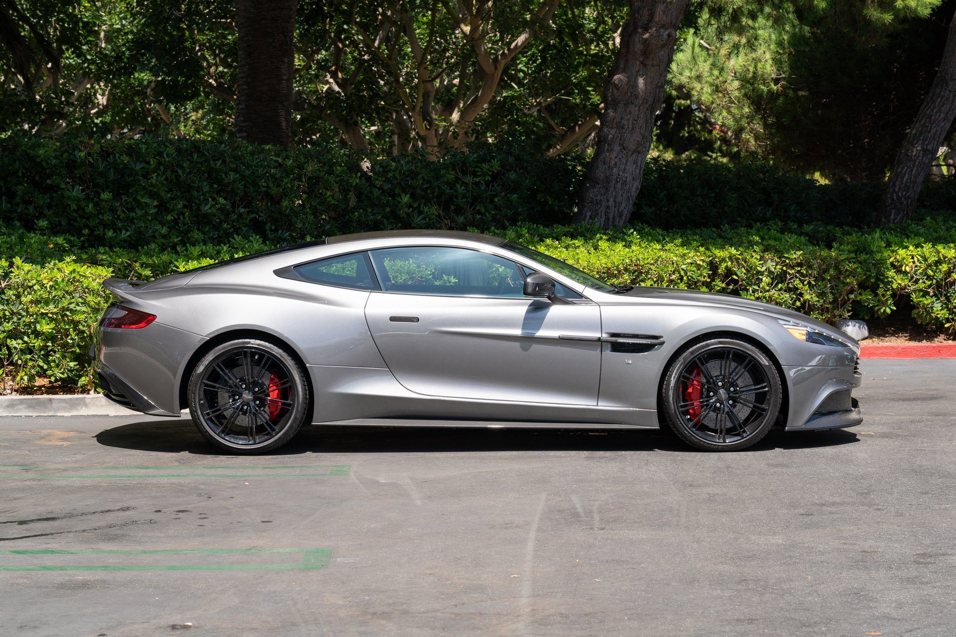 Used 2014 Aston Martin Vanquish Coupe image 26