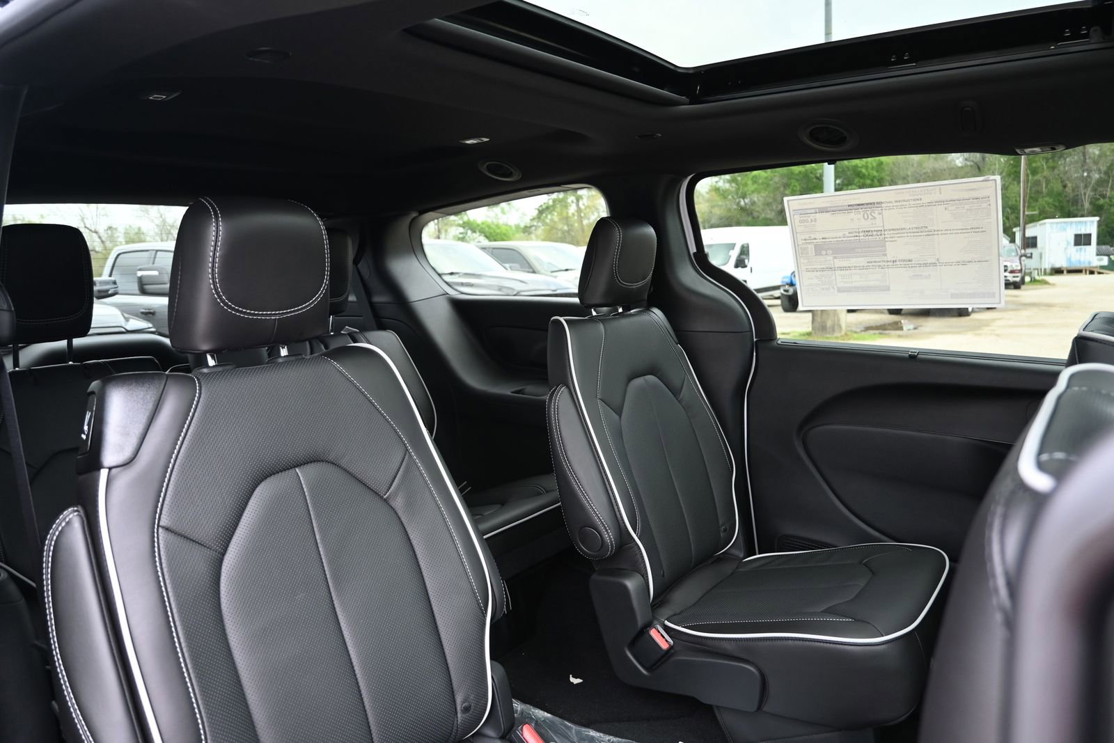 New 2026 Chrysler Pacifica Limited image 24