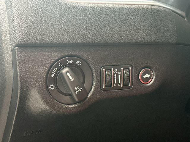 Used 2016 Dodge Charger R/T Scat Pack w/ Technology Group image 10