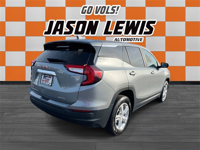 Used 2024 GMC Terrain SLE image 4