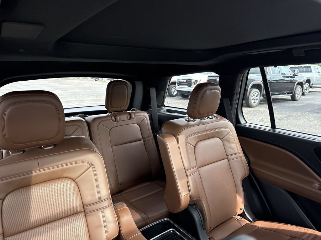 Used 2022 Lincoln Aviator Grand Touring w/ Equipment Group 301A AWD/4WD image 14
