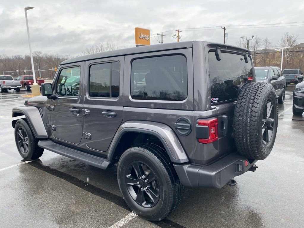 Used 2022 Jeep Wrangler Unlimited Sahara image 5