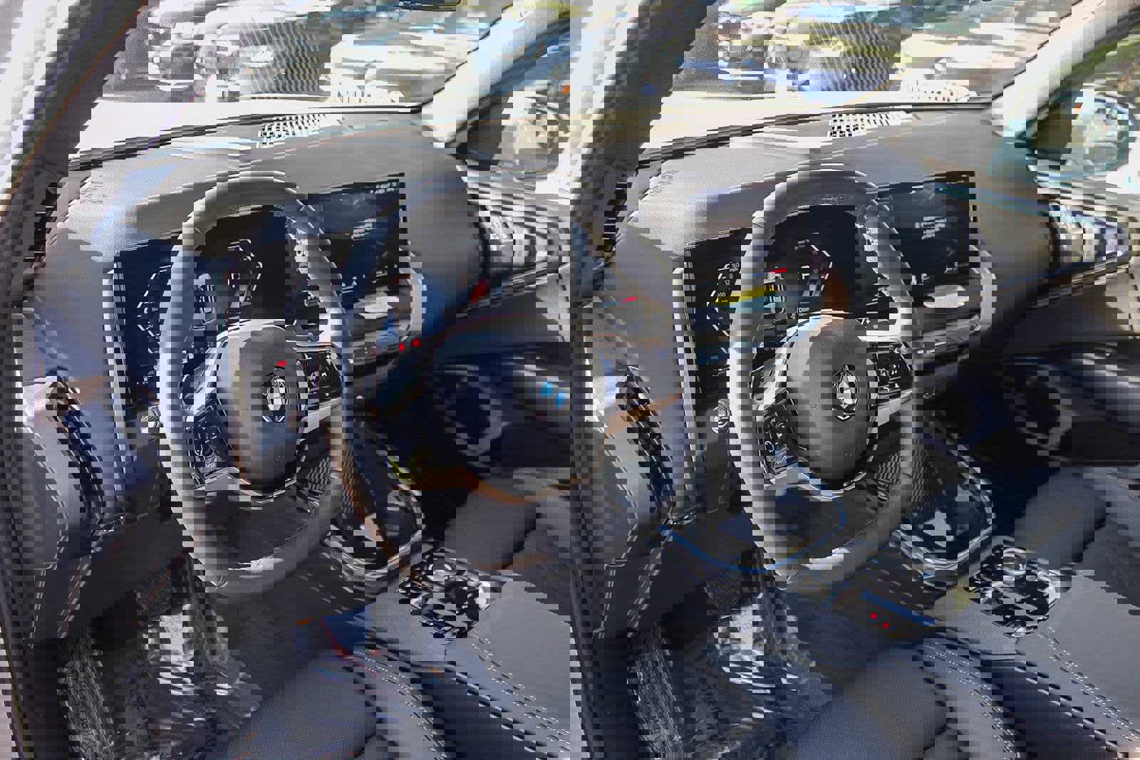 Used 2025 BMW X3 xDrive30i w/ Convenience Package image 17