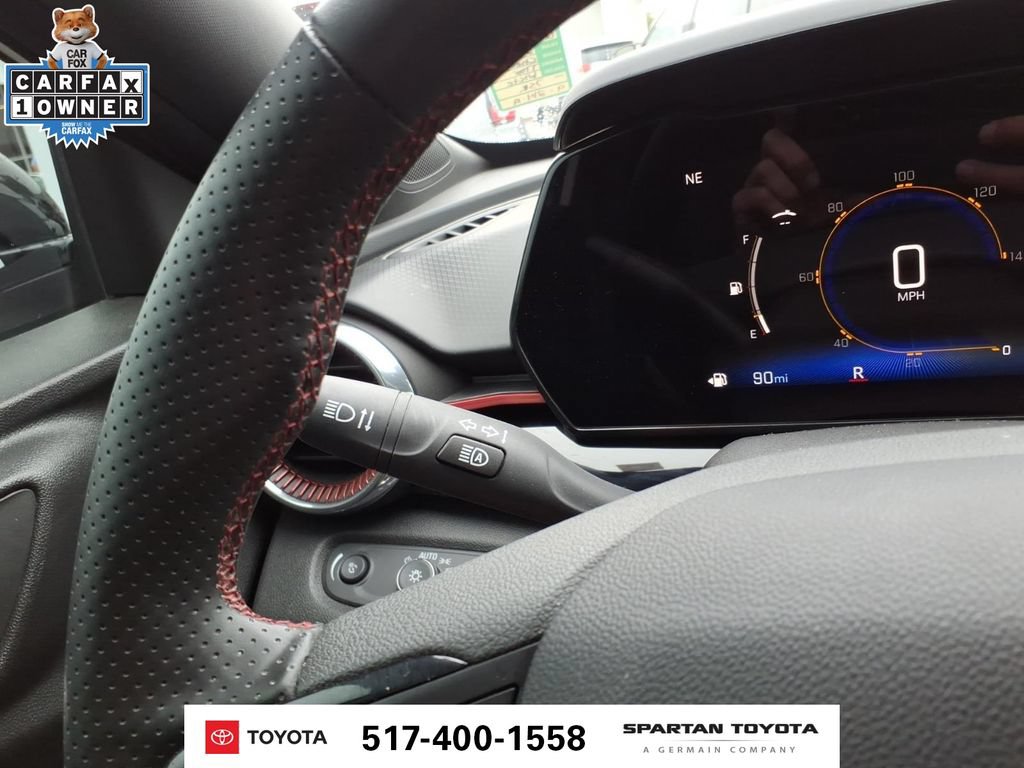 Used 2025 Chevrolet Trax RS w/ Sunroof Package FWD image 25