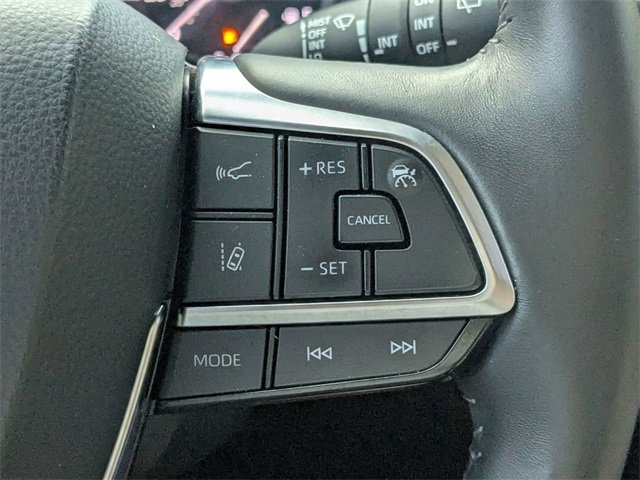 Used 2020 Toyota Highlander XLE image 33