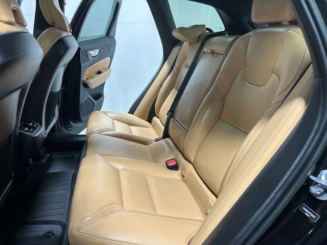 Used 2023 Volvo XC60 B6 Ultimate w/ Climate Package image 10