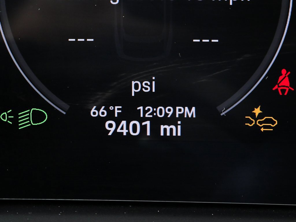 Certified 2025 Porsche Cayenne S image 12