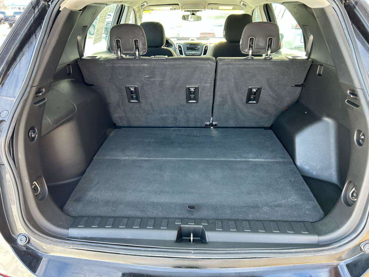 Used 2019 Chevrolet Equinox LS FWD image 17