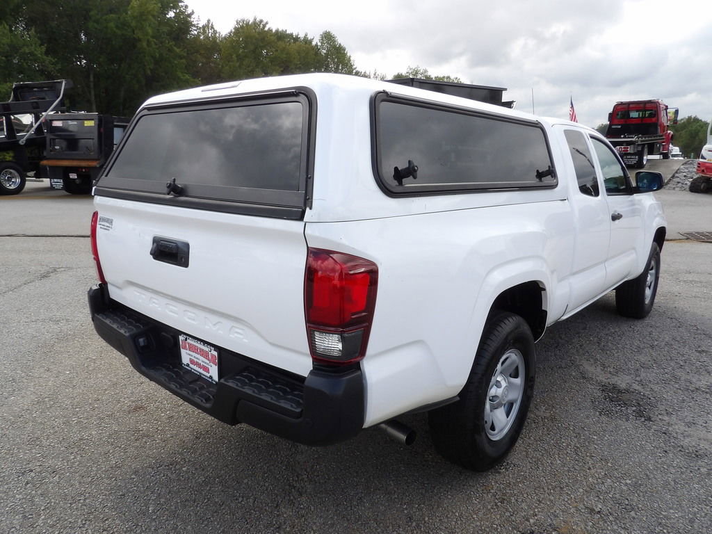 Used 2022 Toyota Tacoma SR image 7