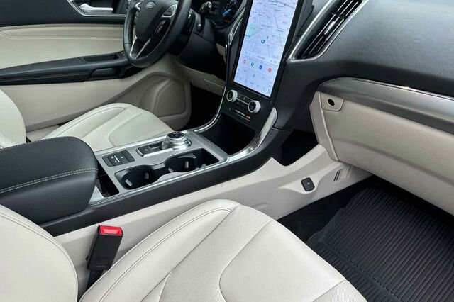 Certified 2022 Ford Edge Titanium w/ Equipment Group 301A image 13