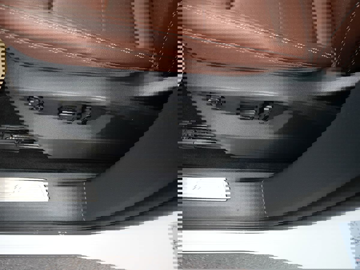 Used 2021 Volkswagen Atlas SE w/ Panoramic Sunroof Package image 16