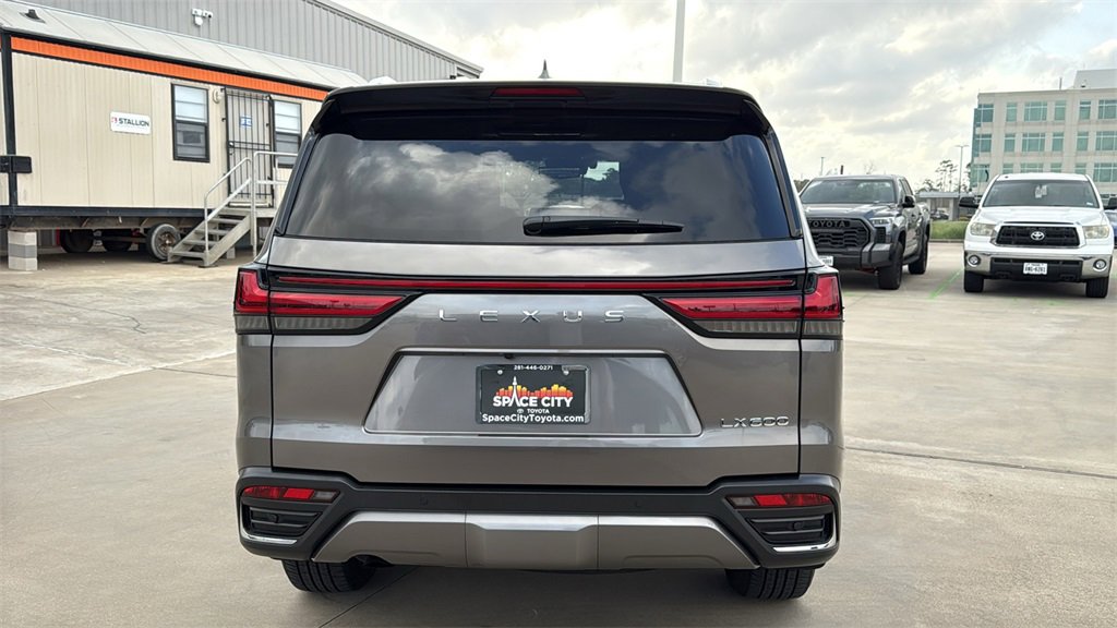 Used 2024 Lexus LX 600 4WD w/ Ultra Luxury Package image 4