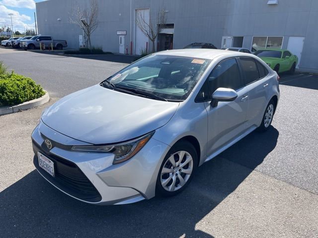 Used 2025 Toyota Corolla LE image 3
