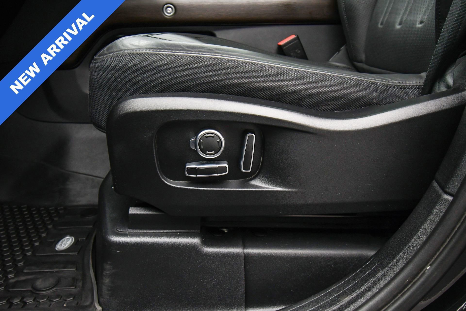 Used 2023 Land Rover Defender 130 X image 40