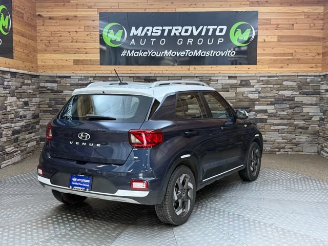 Used 2026 Hyundai Venue SEL FWD image 11